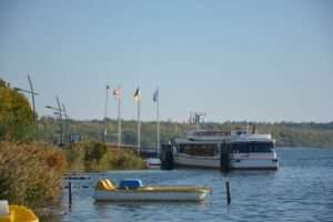 Markkleeberg Schiff am Steg Leipziger Seen