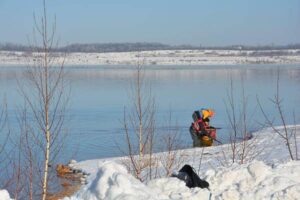Leipziger Seen Paddelboot im Winter am Störmthaler See