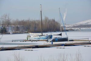 Leipziger Seen Störmthaler See Boote im Winter